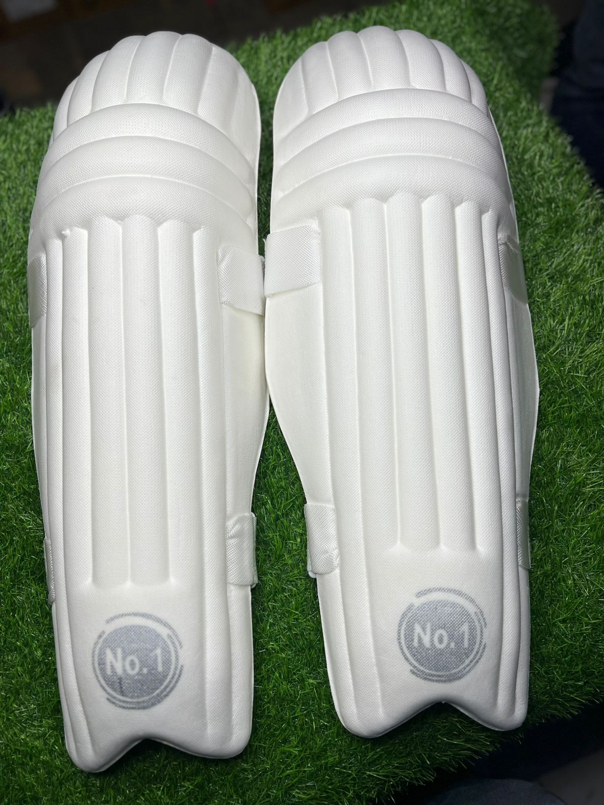 NO 1 MOLDED BATTING PADS