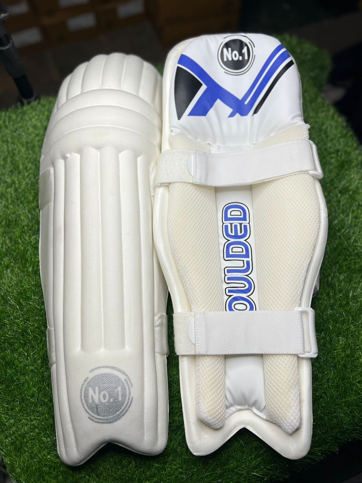 NO 1 MOLDED BATTING PADS