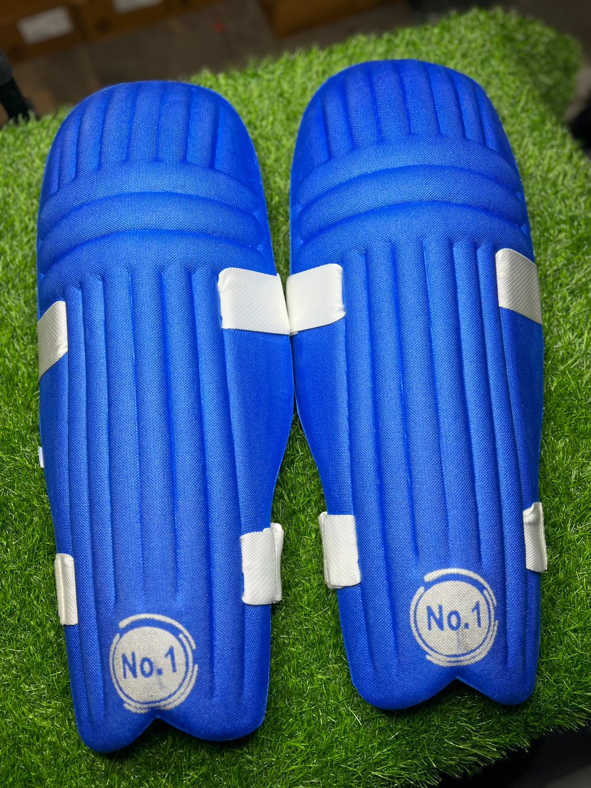 NO 1 MOLDED BATTING PADS