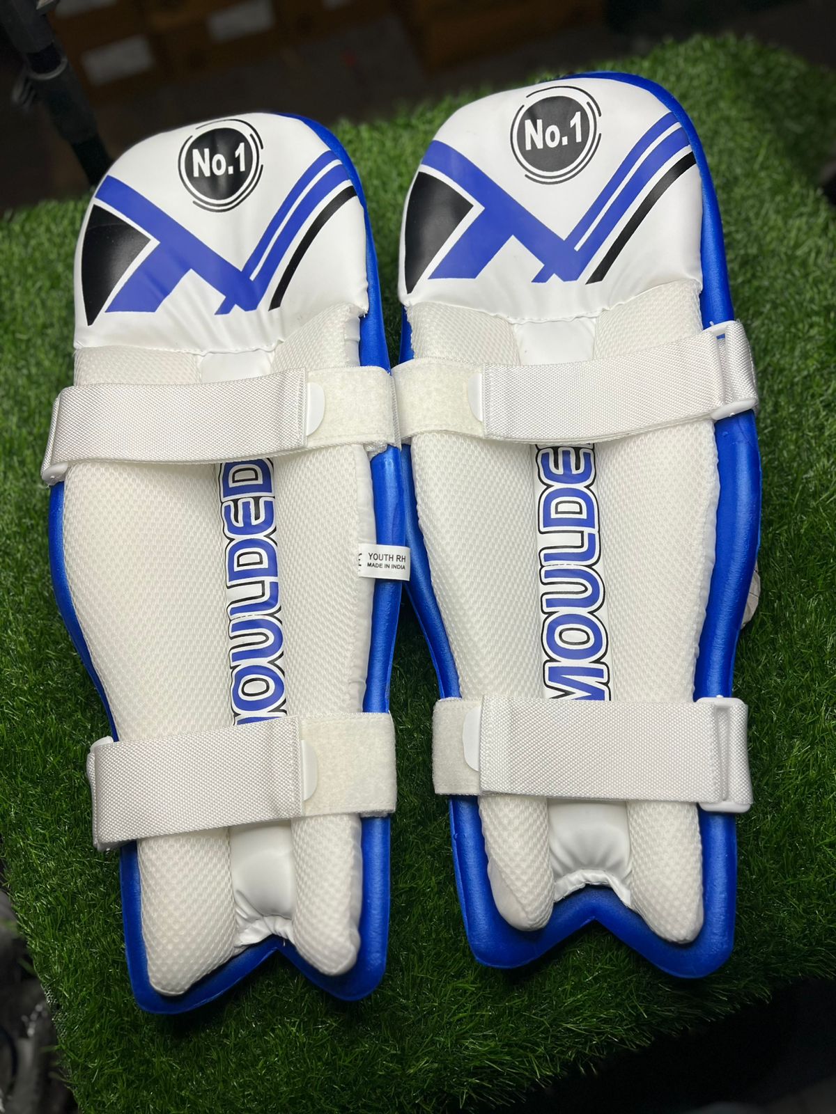 NO 1 MOLDED BATTING PADS