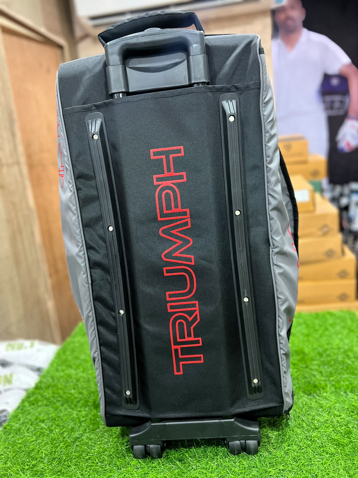 TRIUMPH ULTRA MAX WHEEL KIT BAG