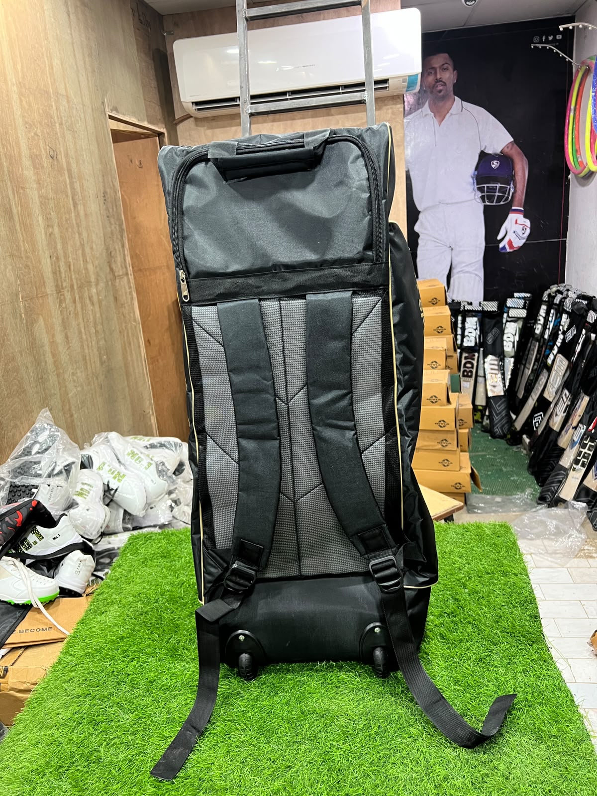 NO 1 KIT BAG WITH WEELS