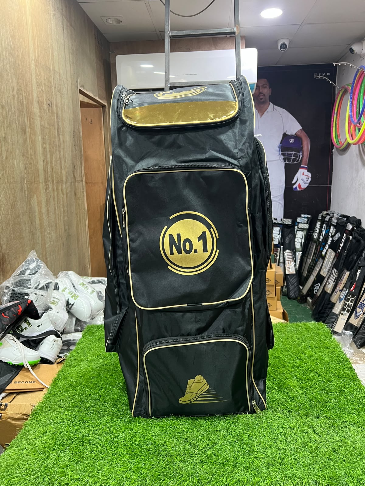 NO 1 KIT BAG WITH WEELS