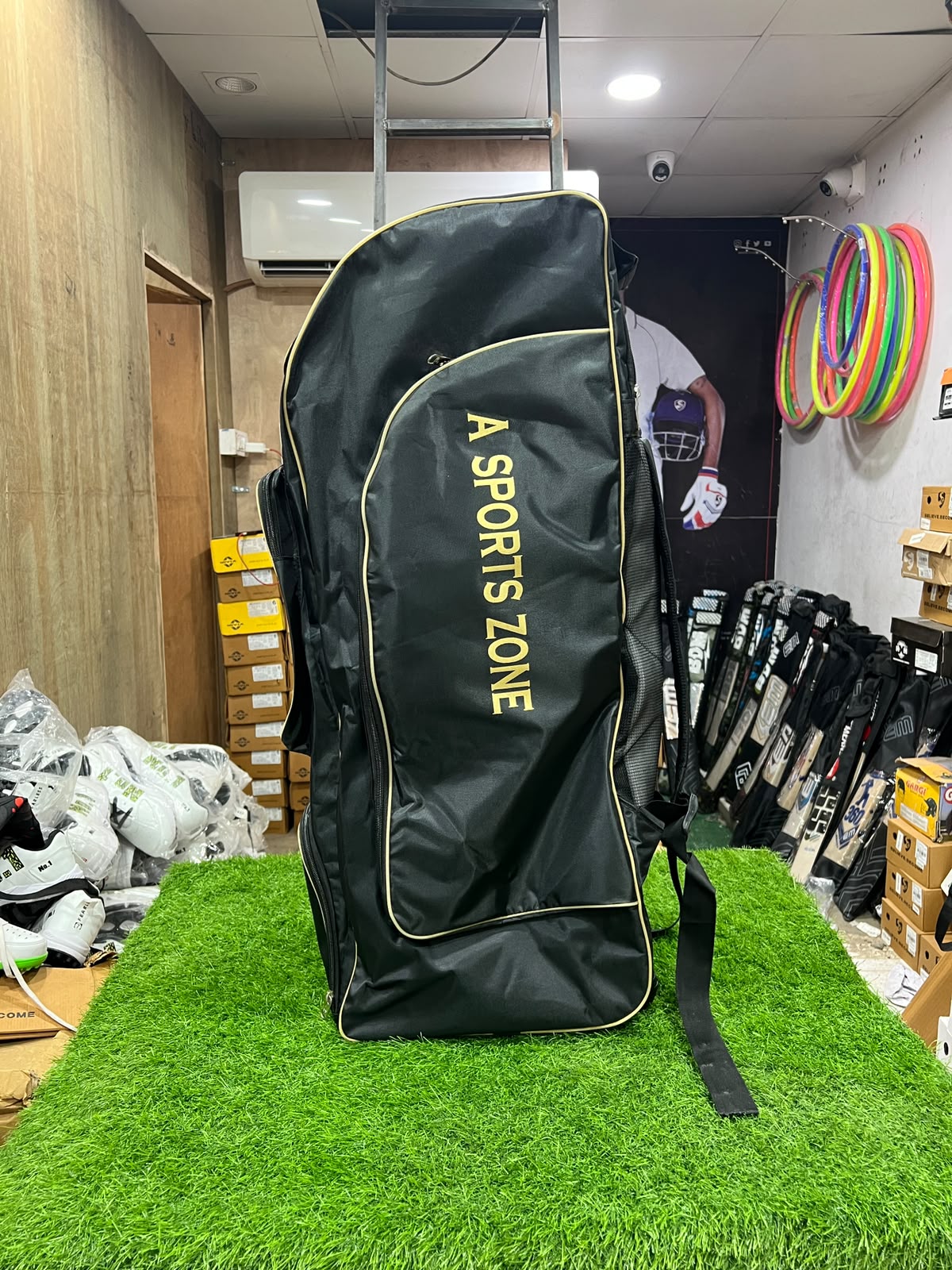 NO 1 KIT BAG WITH WEELS